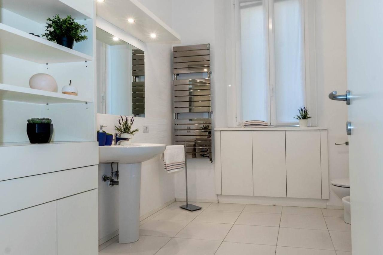 ALTIDO Darsena Apartment Milan Bagian luar foto