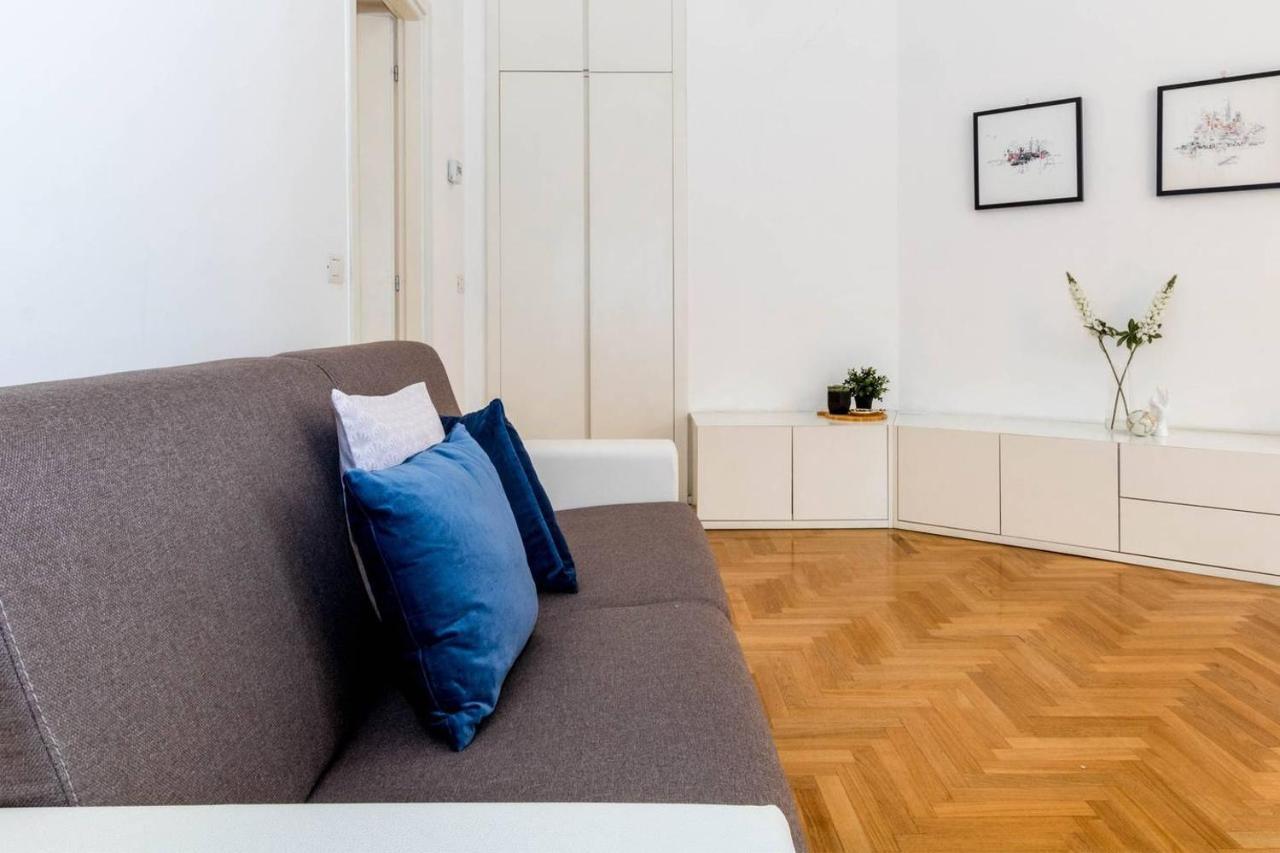 ALTIDO Darsena Apartment Milan Bagian luar foto