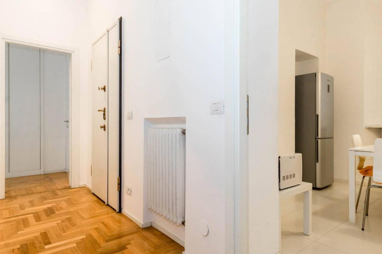 ALTIDO Darsena Apartment Milan Bagian luar foto