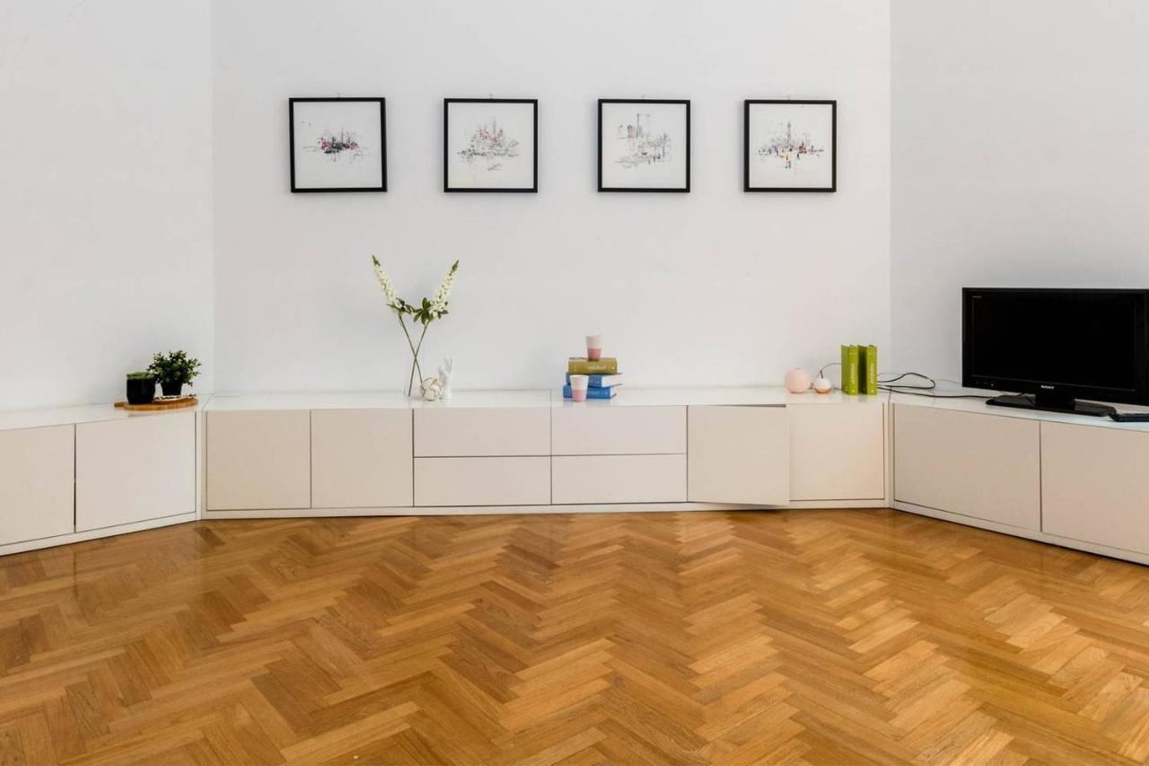 ALTIDO Darsena Apartment Milan Bagian luar foto