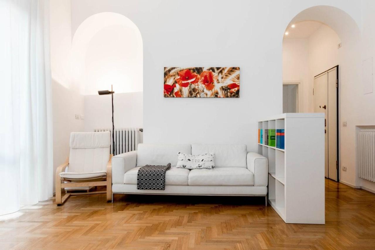 ALTIDO Darsena Apartment Milan Bagian luar foto