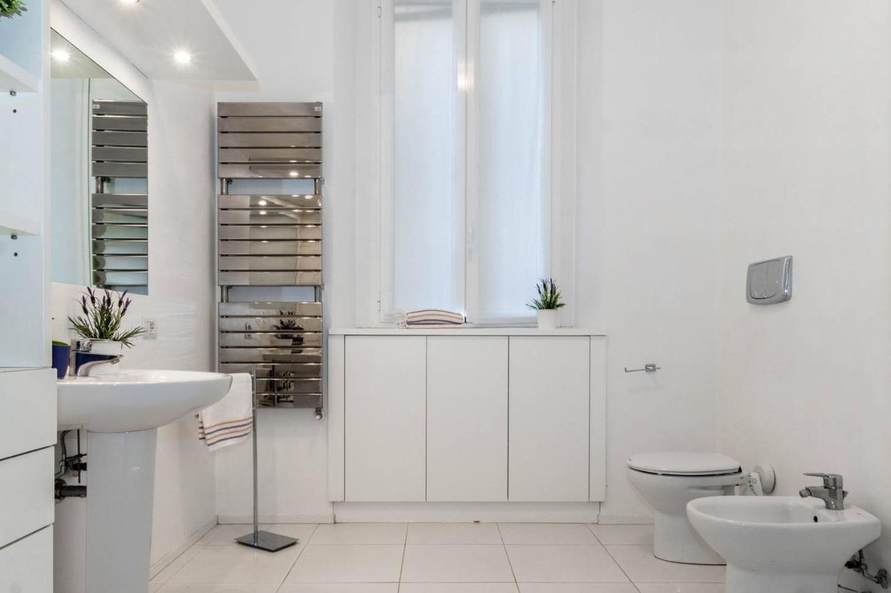 ALTIDO Darsena Apartment Milan Bagian luar foto